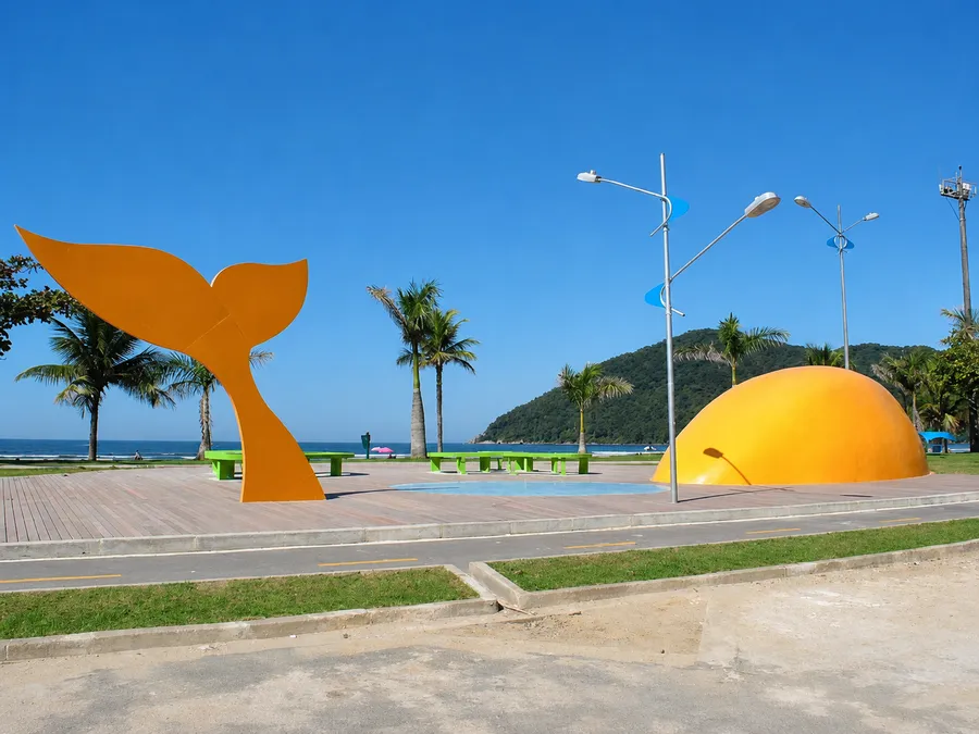 Praça da Baleia, ponto conhecido do bairro Indaiá em Bertioga